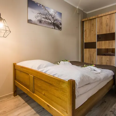 アパート Izerskie - Ul. Sienkiewicza 9